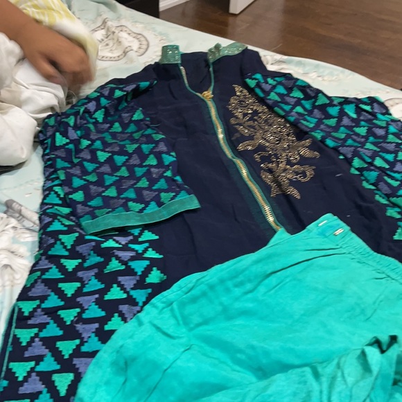 Indian suit - Picture 5 of 5